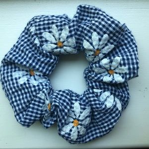 a lovely scrunchie !